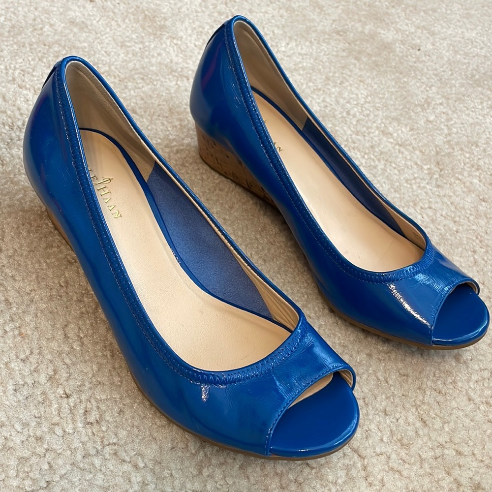 Cole Haan Nike Air Peep Toe Wedges Blue Size 6B. approx 1.5 inches wedge size